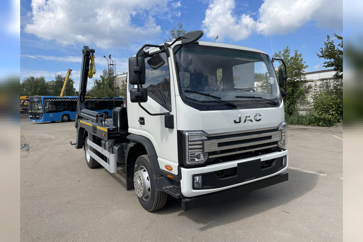 JAC N120
